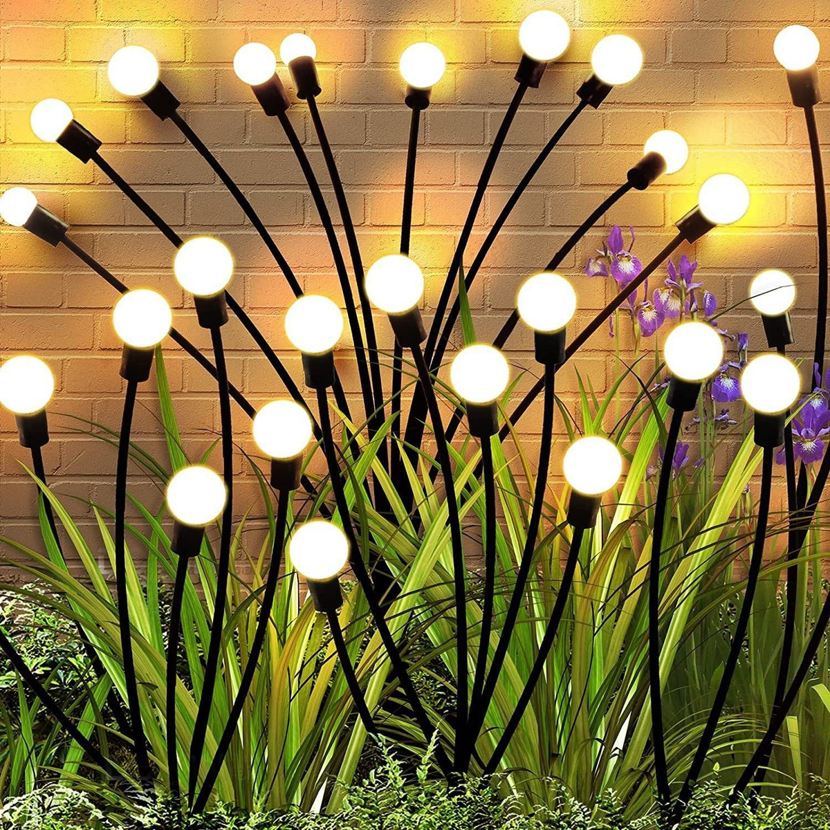 Садовые светильники идеальное решение для освещения вашего сада, дачи или участка. Этот декоративный уличный светильник создаст уютную атмосферу и подчеркнет красоту вашего ландшафта. Ланшафтные светильники оборудованы солнечной батареей, поэтому для его работы не требуется подключение к электросети. Просто установите его в нужном месте, и он автоматически зарядится днем и включится ночью, обеспечивая яркое освещение. Его также можно использоваться как ограничительный фонарь вдоль аллей, вдоль пруда или у беседки, придавая вашему саду уют и стиль. Изготовлен из прочного пластикового материала, он надежен и долговечен. Подсветка создаст уникальные игры теней и света, что добавит украшение вашему саду и будет отличным украшением для проведения праздников на свежем воздухе. 