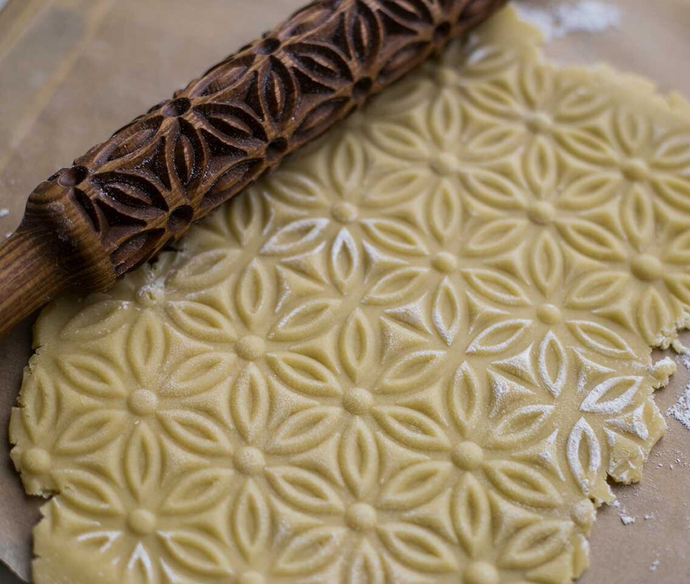 Деревянная фигурная скалка Пряник и печенька, для теста и рукоделия, "Шестицветик" большая, 35x4 см  #1