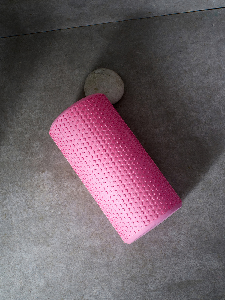 Валик (ролик) массажный для пилатеса и йоги LVP , 30x15 см, розовый, ЭВА  #1