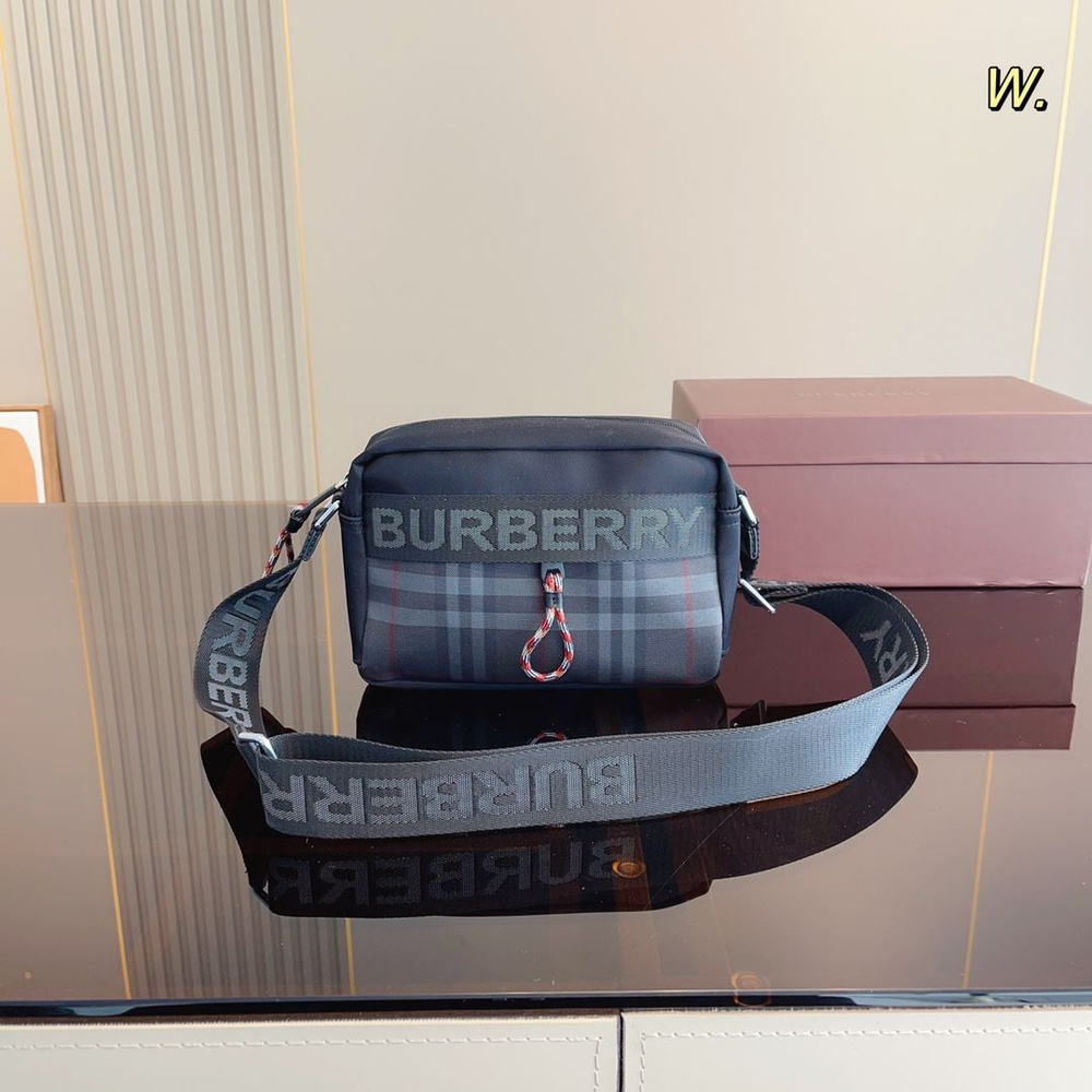 Burberry Сумка на плечо мессенджер #1