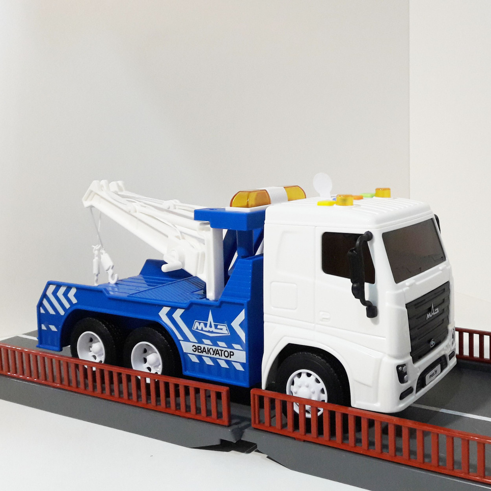 Машинка игрушка для ребенка грузовик-эвакуатор МАЗ 26,4 см (инерционный ход, 4 звука, свет диодов) / #1