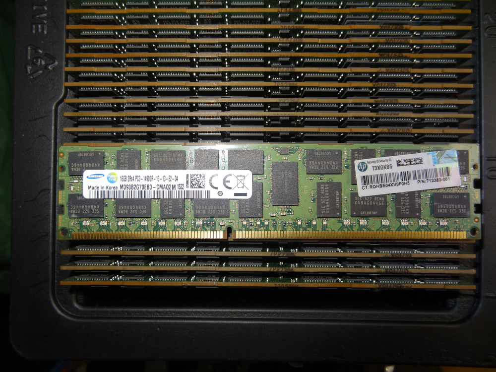 OEM Оперативная память Серверная память DDR3 16GB 1866Mhz ECC REG Samsung 2Rx4 PC3-14900R 1.5v M393B2G70EB0-CMAQ2 #1