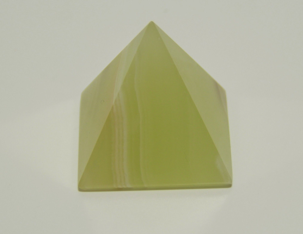 Пирамида ручной работы из натурального камня Оникс 3 см.  #1