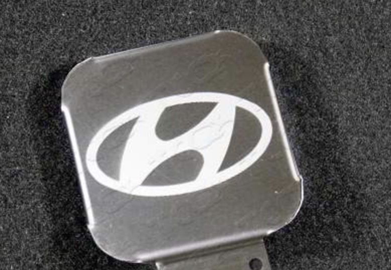 Заглушка на фаркоп под квадрат 50x50 с логотипом Hyundai, (нерж.сталь) TCUZHYUN1  #1