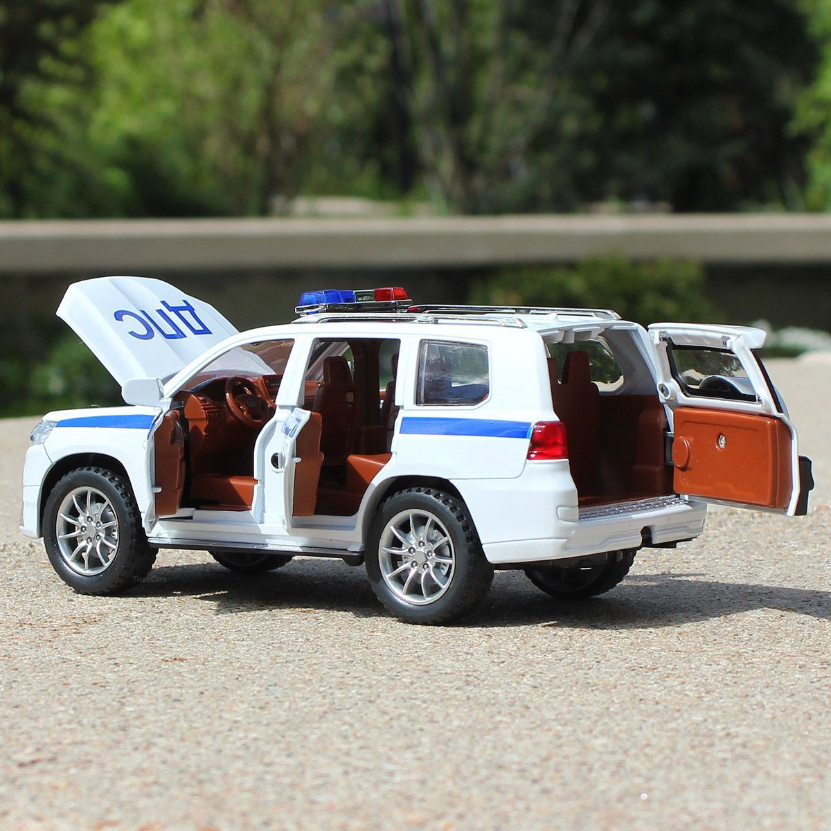Модель машинки игрушки Тойота Ленд круизер Полиция дпс