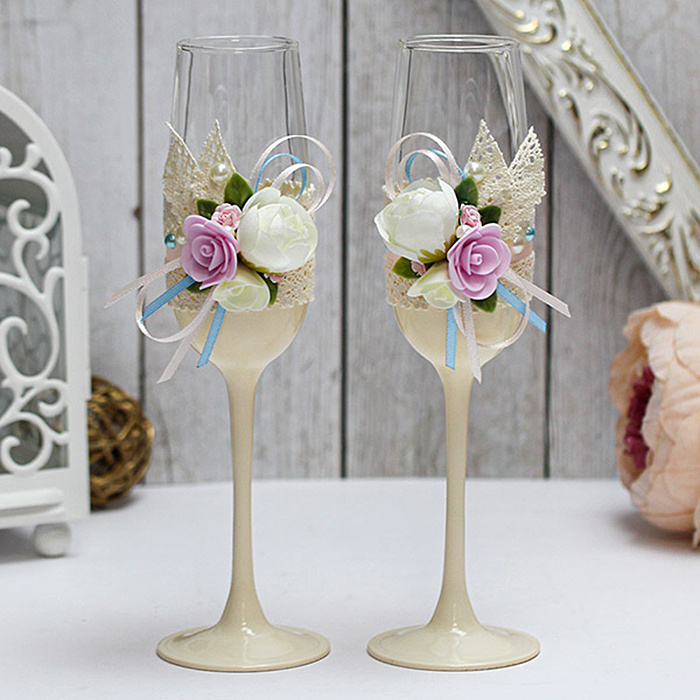 Свадебные бокалы молодоженов для шампанского ручной работы - фужеры для жениха и невесты "Весенний поцелуй" #1