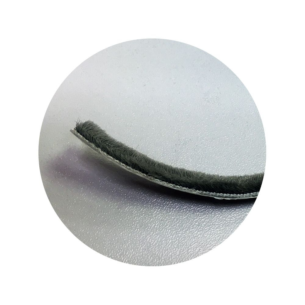 Фетр уплотнитель для москитных сеток щеточный самоклеящийся серый 7*6 мм 6 м  #1