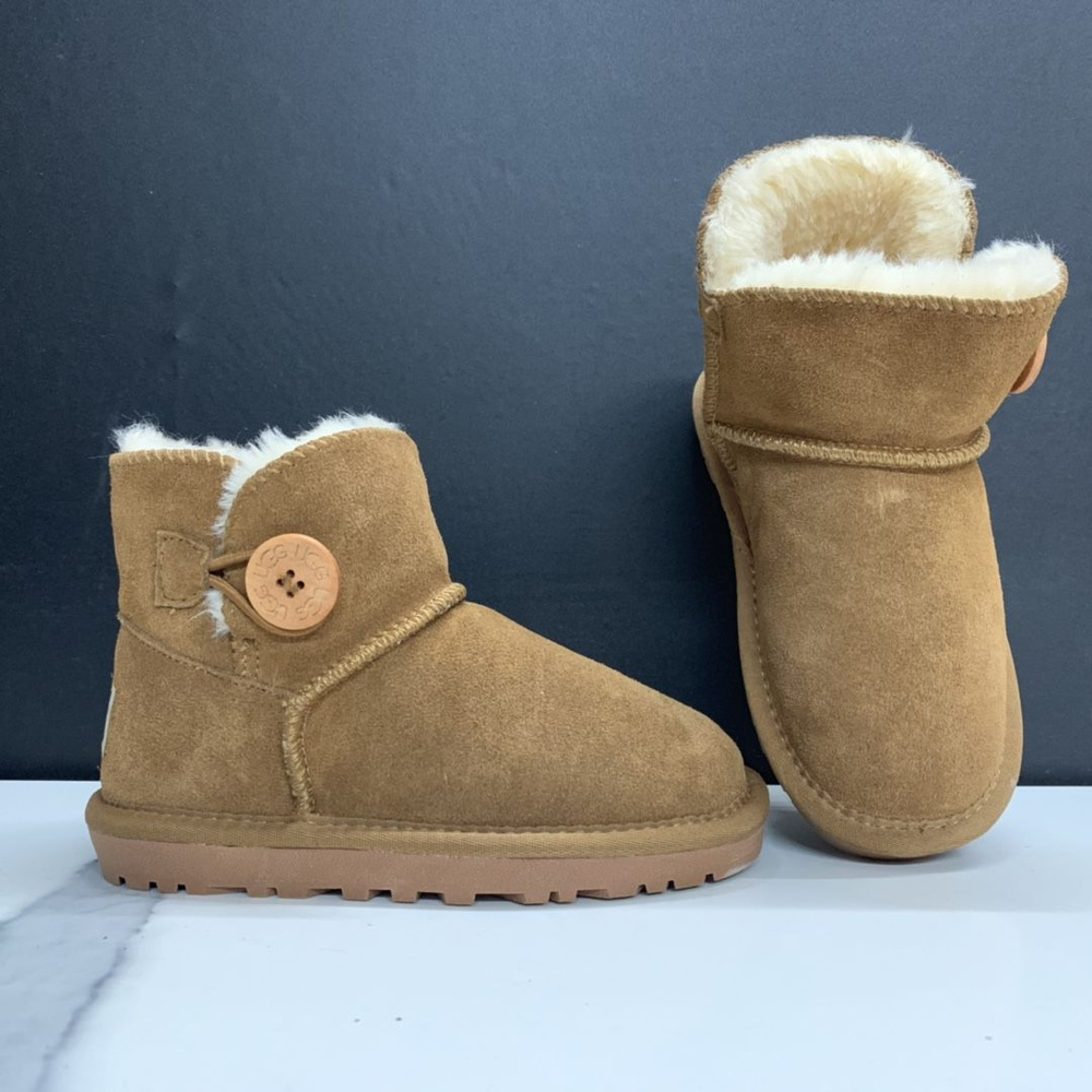 Сноубутсы UGG #1