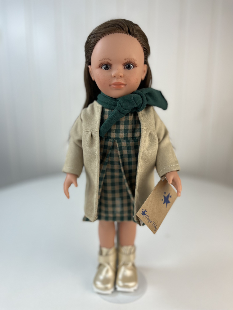 Кукла Lamagik "Нина", брюнетка, в бежевом жакете, с зеленым шарфом, 33 см, арт. 331552  #1