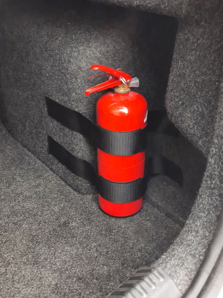 Лента фиксатор для крепления огнетушителя в багажнике автомобиля  #1