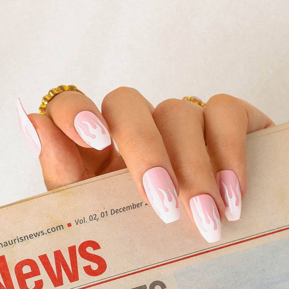 Накладные ногти бело-розовые, средней длины, с рисунком огня (типсы + клеевые стикеры), быстрый маникюр #1