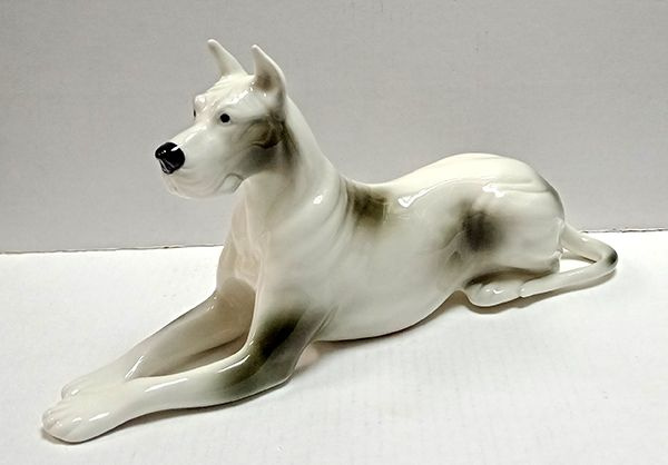 Фарфоровая статуэтка собаки Дог окрас дымчатый #1