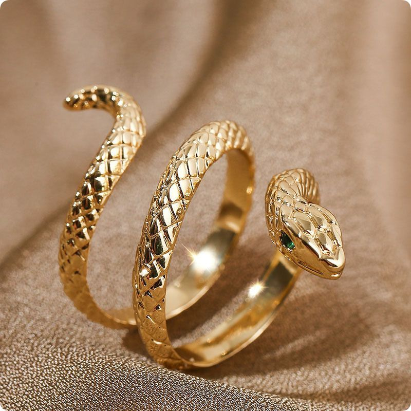Кольцо "Snakeview" (золотистое кольцо-змейка, изумрудный фианит, незамкнутое)  #1