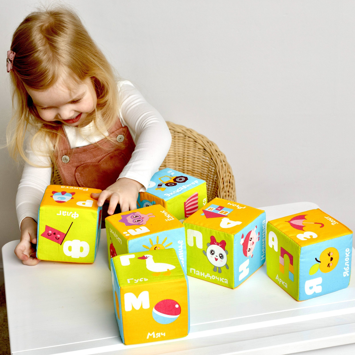 Игрушка Мякиши набор мягких развивающих кубиков "Малышарики" Азбука для малышей 6 куб 10*10