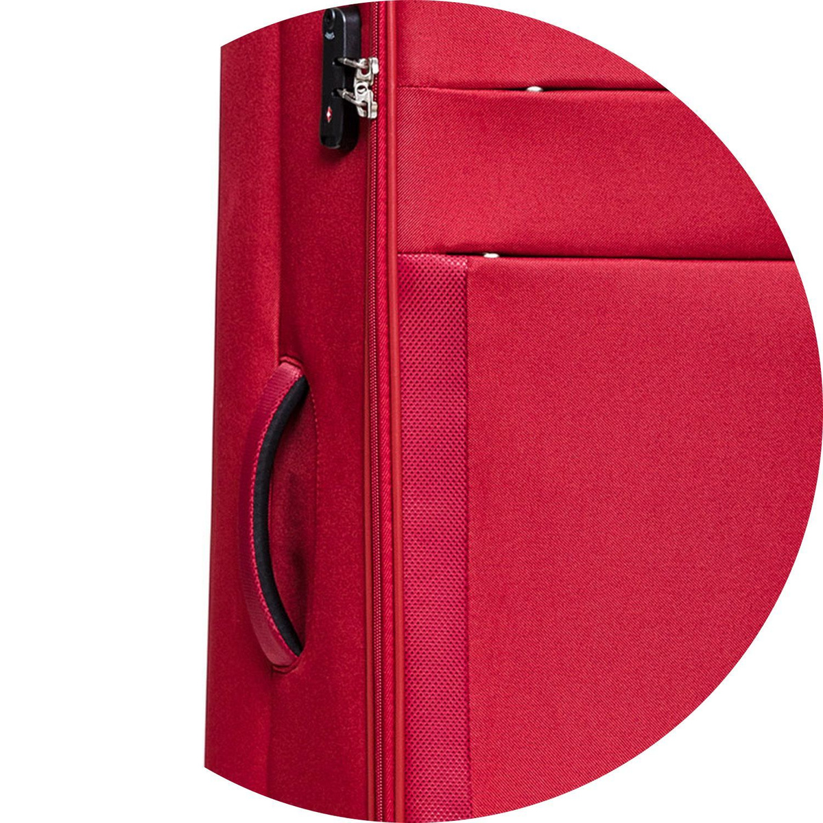 Для удобства транспортировки чемодан оснащён дополнительной боковой ручкой.