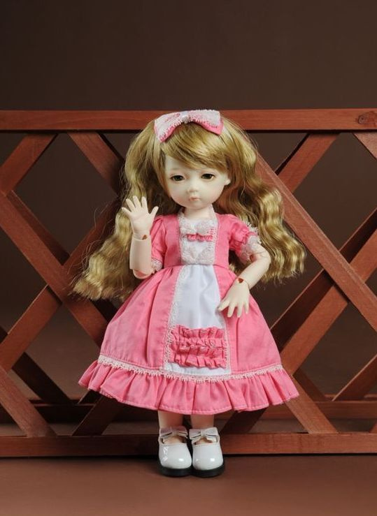 Кукольное платье Dollmore (Кукольное платье розовое с белой отделкой)  #1