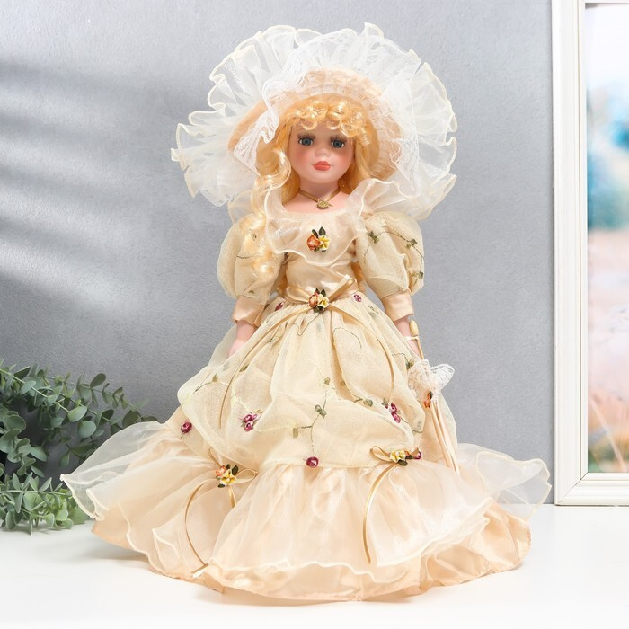 Кукла коллекционная керамика "Евгения в сливочном платье" 40 см  #1