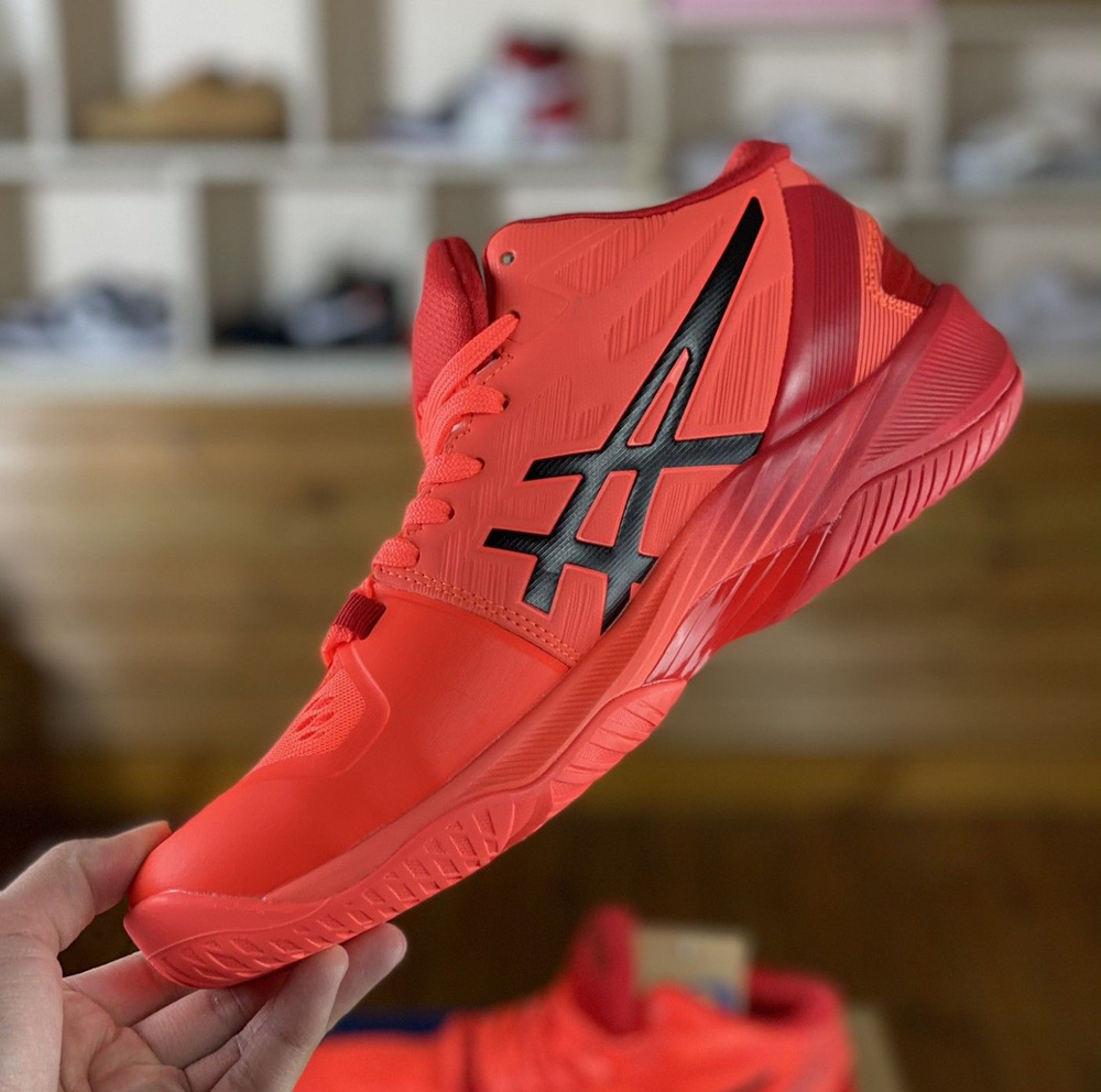 Кроссовки ASICS #1