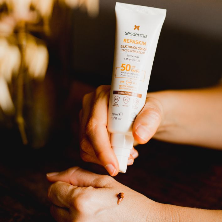 Sesderma REPASKIN SILK TOUCH COLOR SPF 50 Средство cолнцезащитное для ...