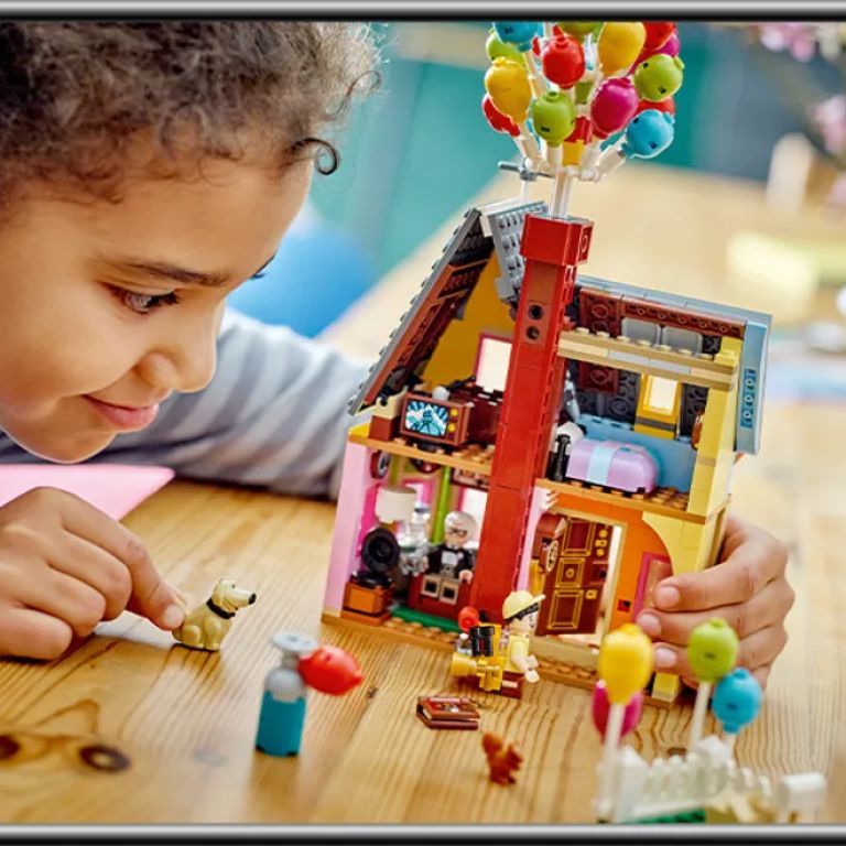 Конструктор LEGO Disney Princess Дом из мультфильма Вверх 43217 ...