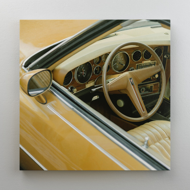 Интерьерная картина на холсте "Внутри салона ретро автомобиля" на подрамнике 75x75 см  #1