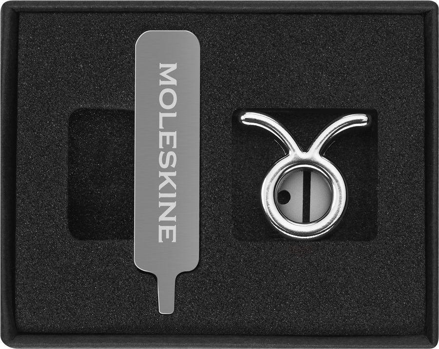 Шильдик-знак Зодиака ТЕЛЕЦ Moleskine TAURUS на резинку для блокнотов, матовое серебро  #1