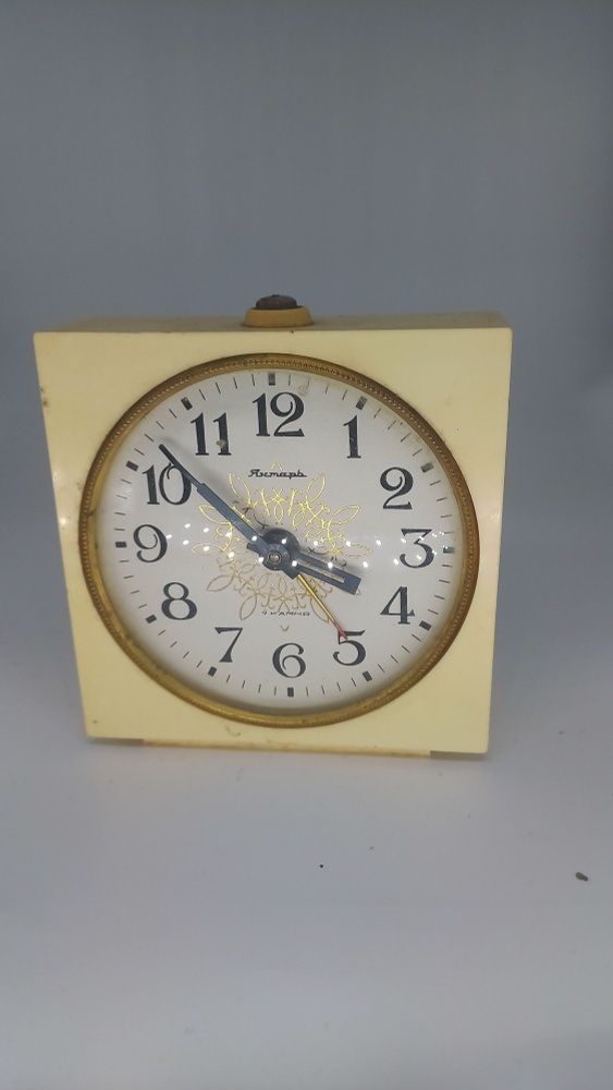 Винтажный советский Часы будильник на 4 камнях, СССР #1