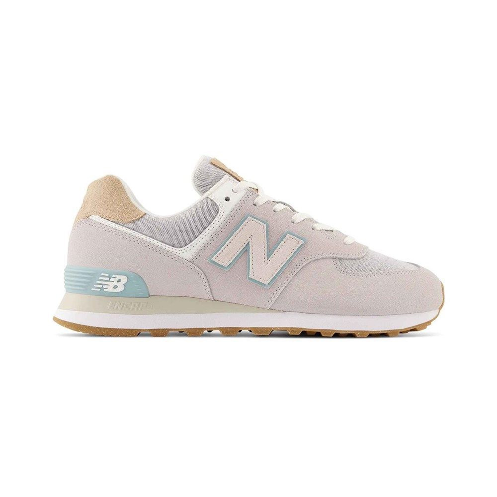 New Balance 574 с классическим костюмом