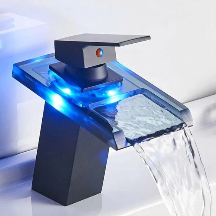 Смеситель черный для ванны на раковину с LED подсветкой ROVOGO / Кран на раковину для ванны каскадный #1