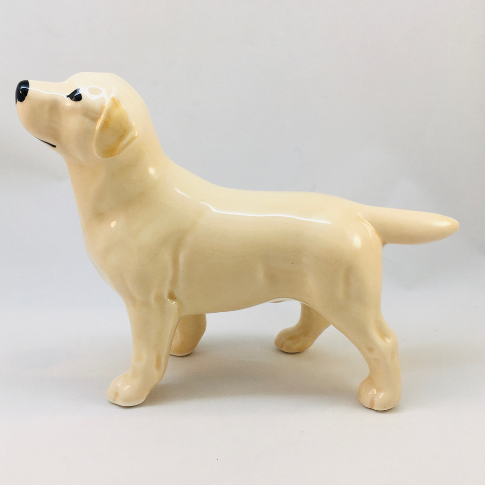 Статуэтка собаки лабрадор-ретривер палевый, фарфор, подарок, сувенир, фигурка  #1