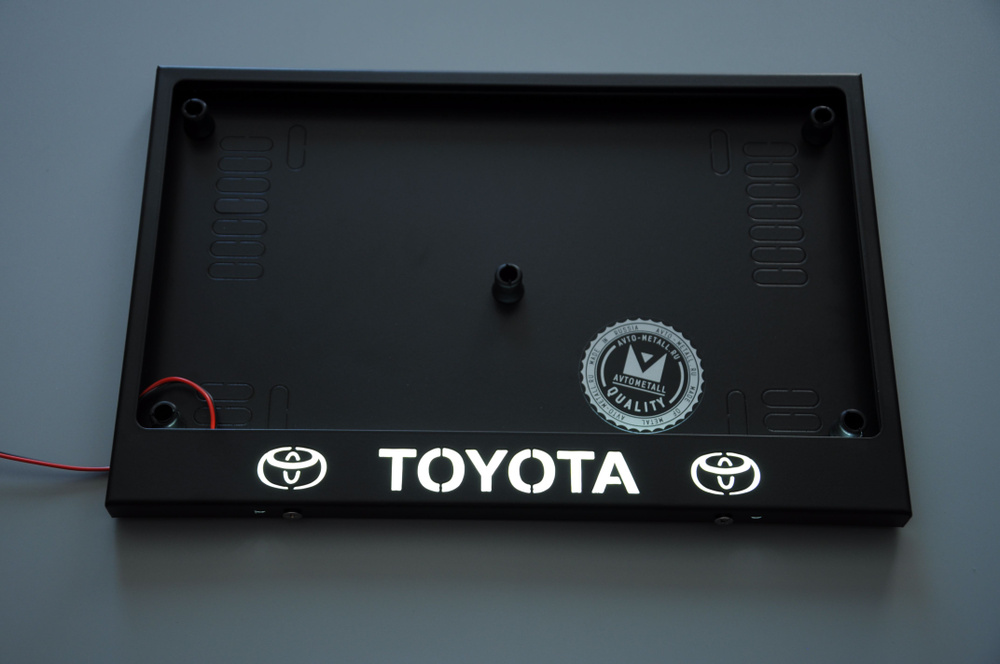 LED Рамка для квадратного номера (тип 1А 290х170) с подсветкой надписи TOYOTA из металла черная / рамка #1