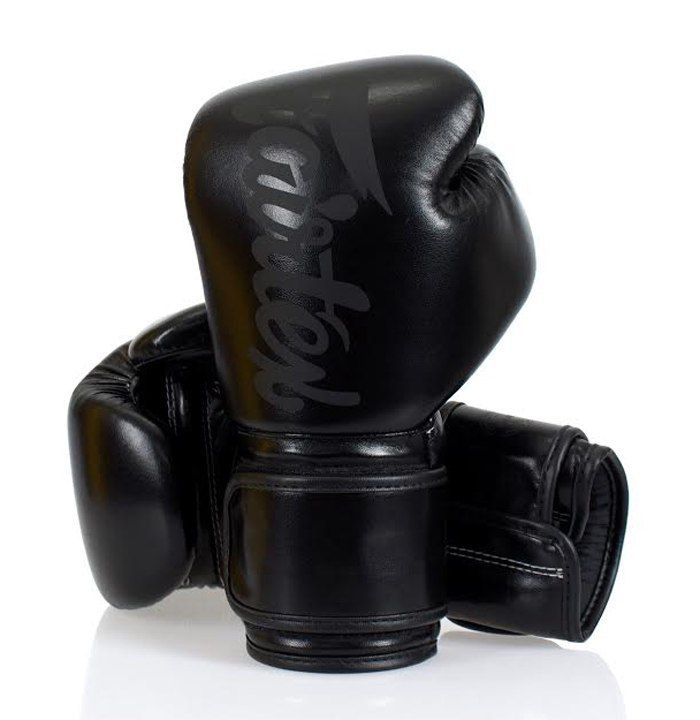 Боксерские перчатки Fairtex BGV14 Solid Black 14 унций #1