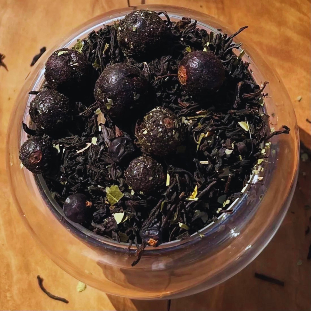 50г Черный чай с добавками "Вечерняя Звезда": лист смородины, ягоды можжевельника, клубника, черная смородина, #1