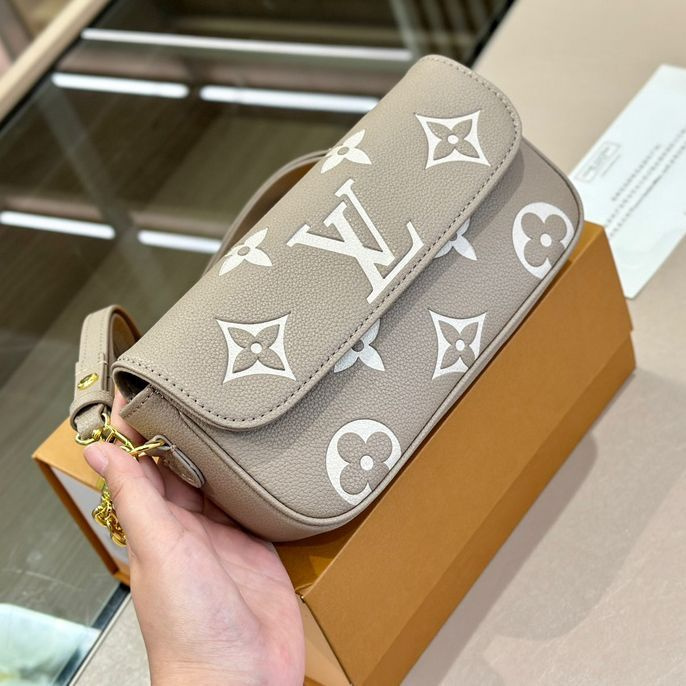 Louis Vuitton Сумка на плечо кросс-боди #1