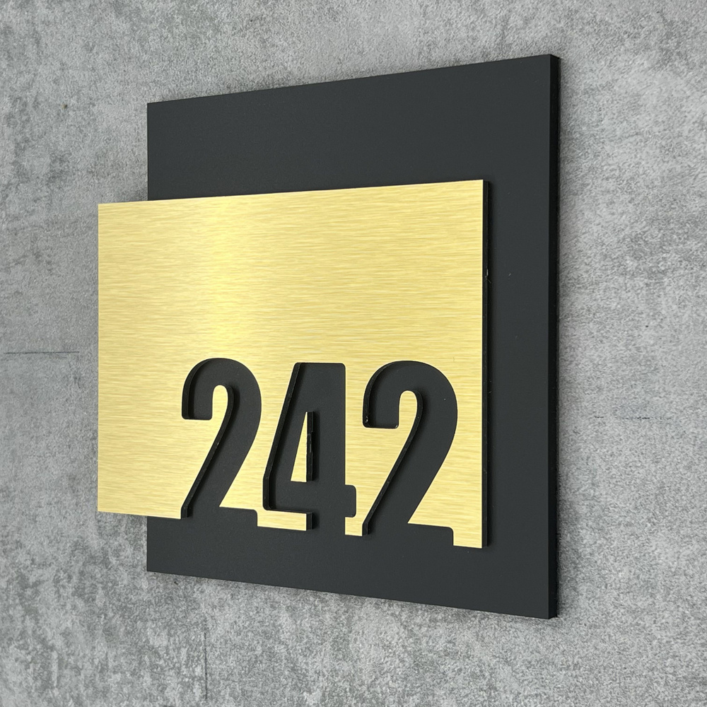 Цифры на дверь квартиры, табличка самоклеящаяся номер 242, 15х12см, царапанное золото  #1