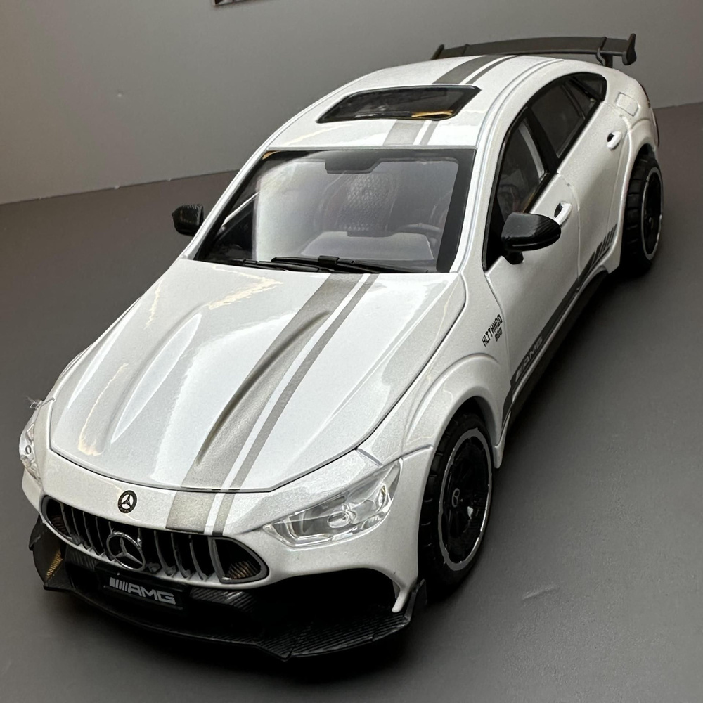 Машинка металлическая Mercedes Benz AMG GT-R BRABUS Coupe белый, масштаб 1:24, длина 21 см., свет и звук, #1