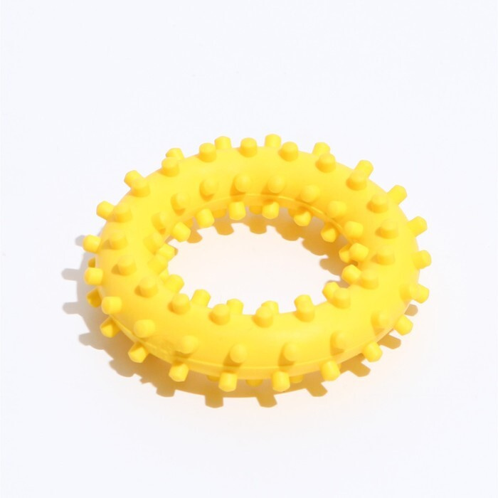 Игрушка "Кольцо с шипами №2", 6,8 см, жёлтая #1