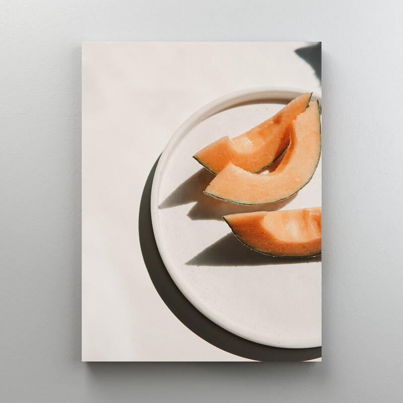 Интерьерная картина на холсте "Дыня апельсиновая на тарелке" на подрамнике 75x100 см  #1