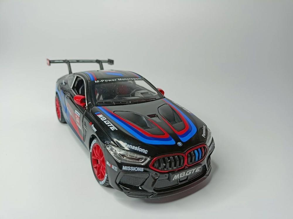 Модель автомобиля BMW M8 GTE коллекционная металлическая игрушка масштаб 1:24 черный  #1