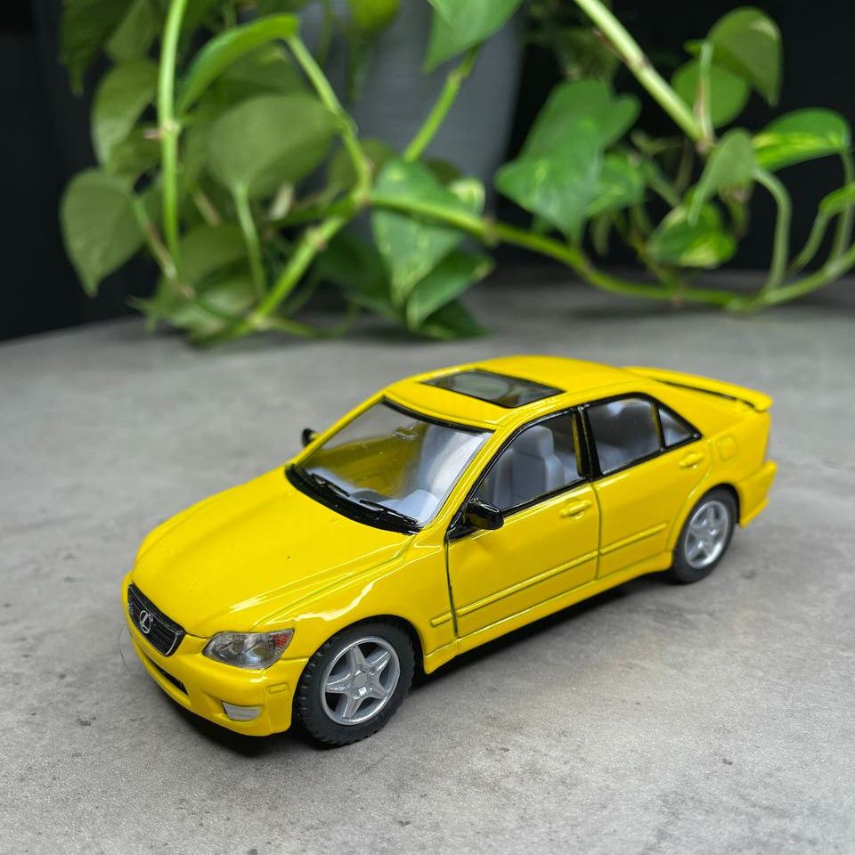 Машинка металлическая Лексус Lexus IS 300 Альтеза Kinsmart 1:36 5046DKT инерционная, цвет Желтый  #1