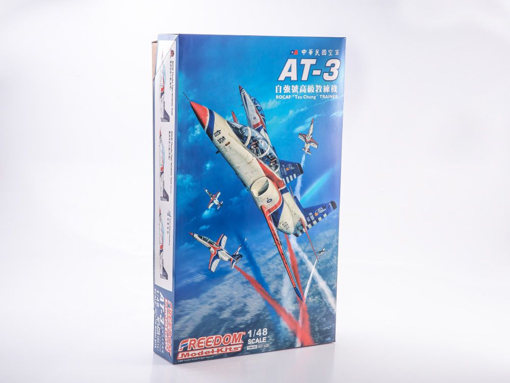 Сборная модель самолета Freedom Model Kits ROCAF AT-3, масштаб 1/48 #1