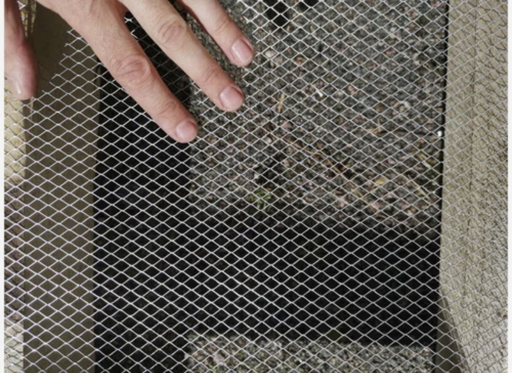 Сетка от грызунов ячейка 5х5 мм оцинкованная рулон 1х5м просечно-вытяжная для защиты каркасного дома #1