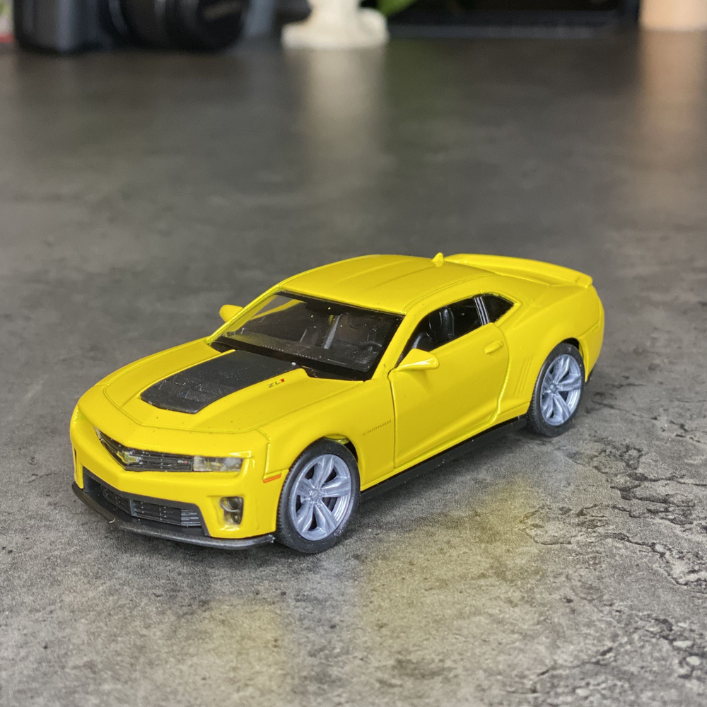 Металлическая машинка Welly CHEVROLET CAMARO ZL1 Шевроле Комаро,  инерционная, цвет Желтый - купить с доставкой по выгодным ценам в  интернет-магазине OZON (969958132)