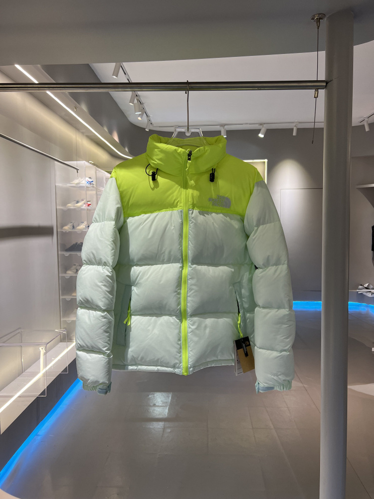 Пуховик The North Face M 1996 Retro Nuptse Jacket #1