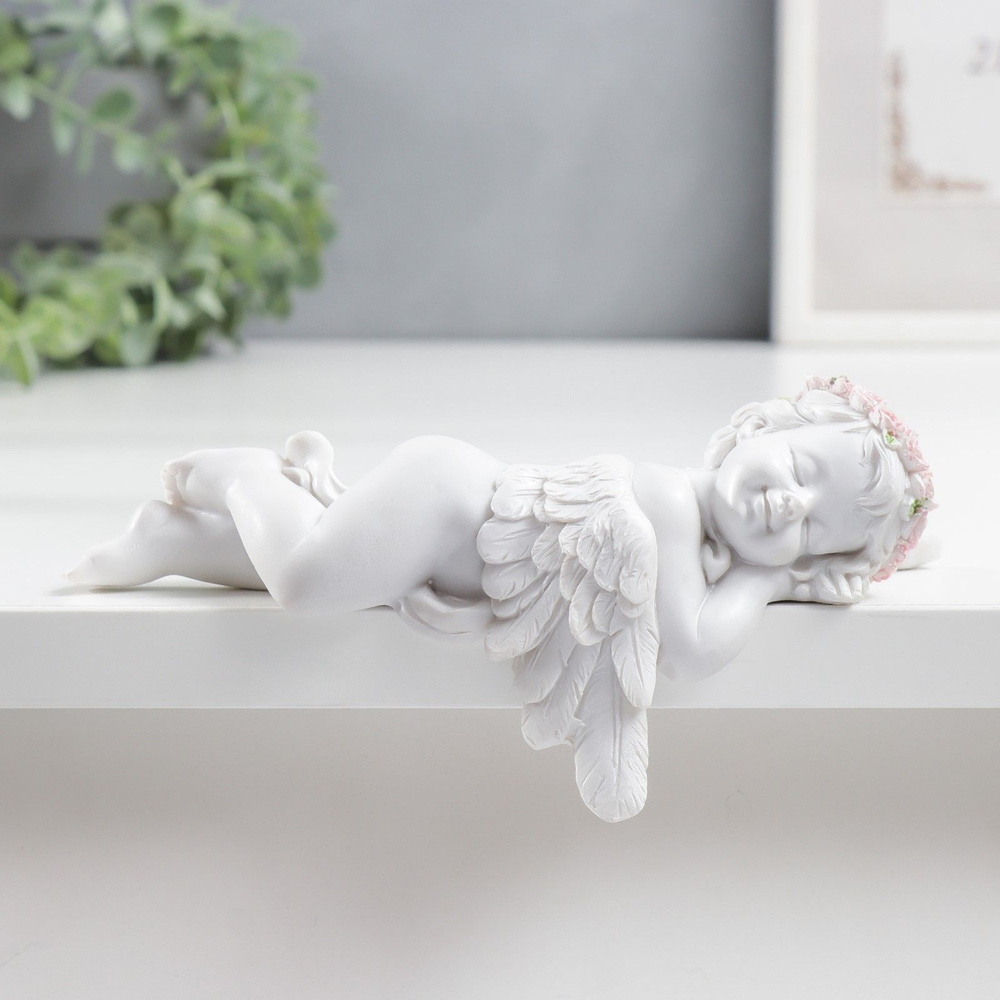 Статуэтка из полистоуна "Спящий белоснежный ангел с венком" 7,5х16,5х6,5 см / 7656086  #1
