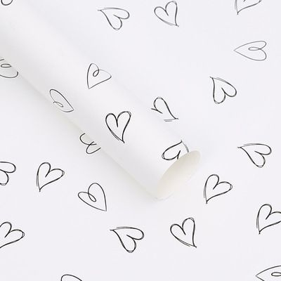 Пленка матовая для упаковки цветов, подарков "Сердечки" 58х58 - 20 шт. белая с черными сердечками  #1