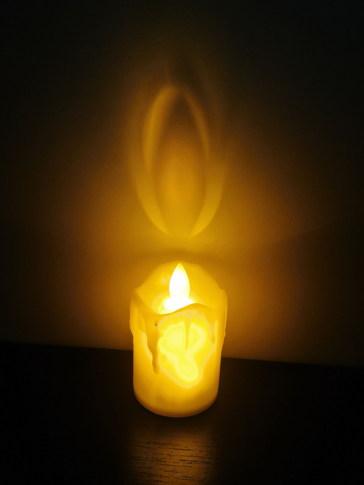Светодиодная свечка с подтеками 8х5 см #1