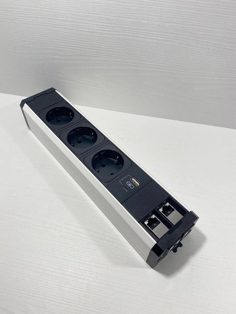 Розеточный блок VersaTek из 3 силовых розеток, 2 сетевых выходов RJ45 ...