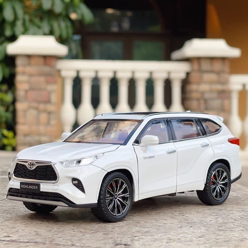 Коллекционная модель Toyota Highlander Hybrid 1:24 (металл,свет,звук)  #1