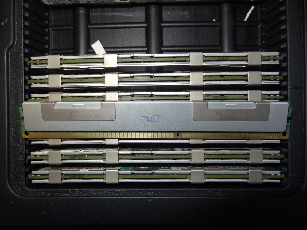OEM Оперативная память Серверная память DDR3 8GB ECC REG 2Rx4 PC3-10600R 1.5v M393B1K70CH0-CH9 1333Mhz #1